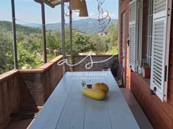 casa indipendente in vendita a Bolano