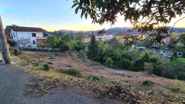 terreno edificabile in vendita a Bolano