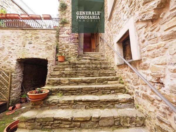 appartamento in vendita a Bolano in zona Montebello