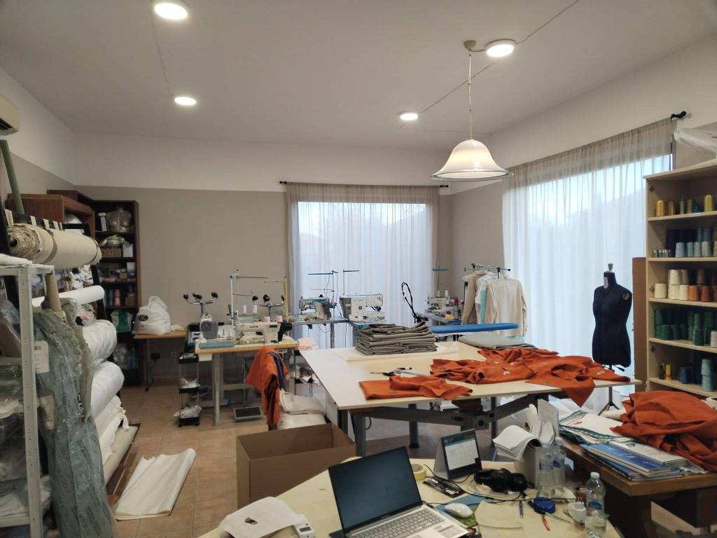 negozio in vendita a Bolano