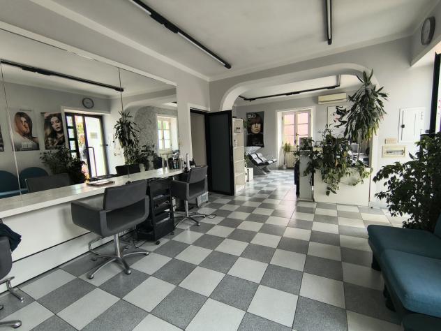 locale commerciale in vendita a Bolano