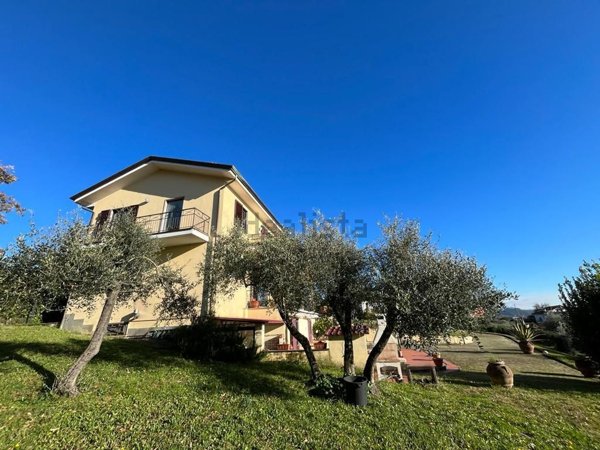 casa indipendente in vendita a Bolano