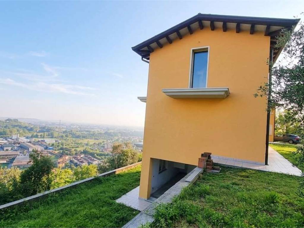 casa indipendente in vendita a Bolano