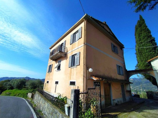 casa indipendente in vendita a Bolano