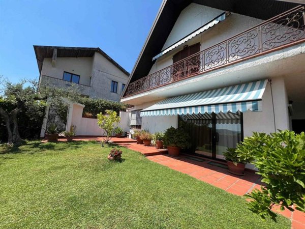 casa indipendente in vendita a Bolano