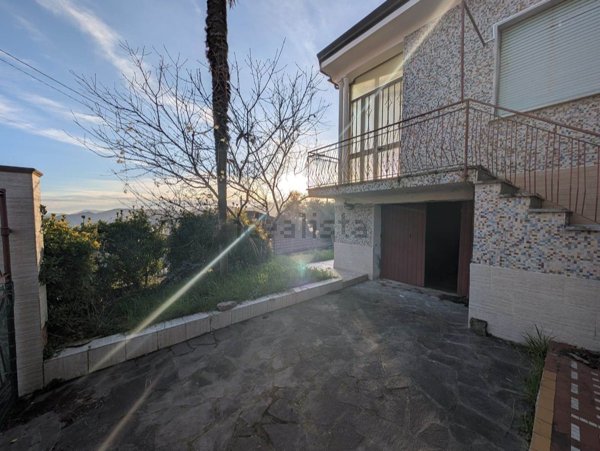 casa indipendente in vendita a Bolano