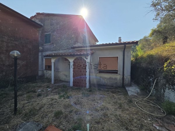 casa indipendente in vendita a Bolano