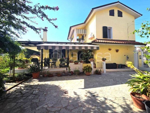 casa indipendente in vendita a Bolano