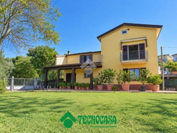 casa indipendente in vendita a Bolano
