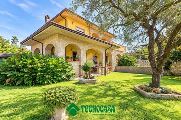 casa indipendente in vendita a Bolano