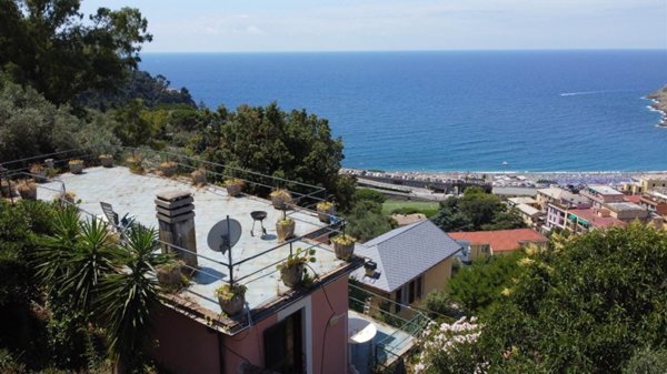casa indipendente in vendita a Bonassola