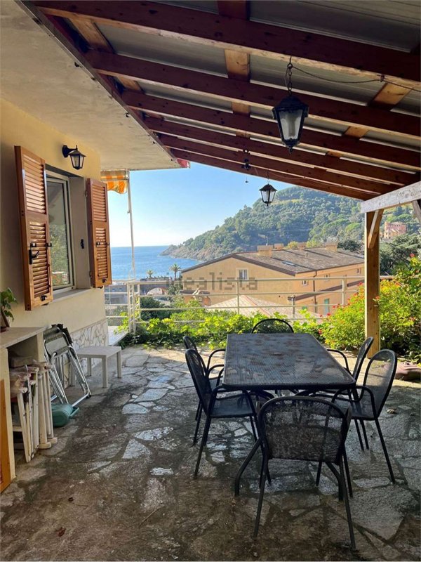 appartamento in vendita a Bonassola in zona Scernio