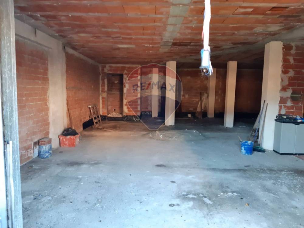 locale di sgombero in vendita a Borghetto di Vara in zona Ripalta