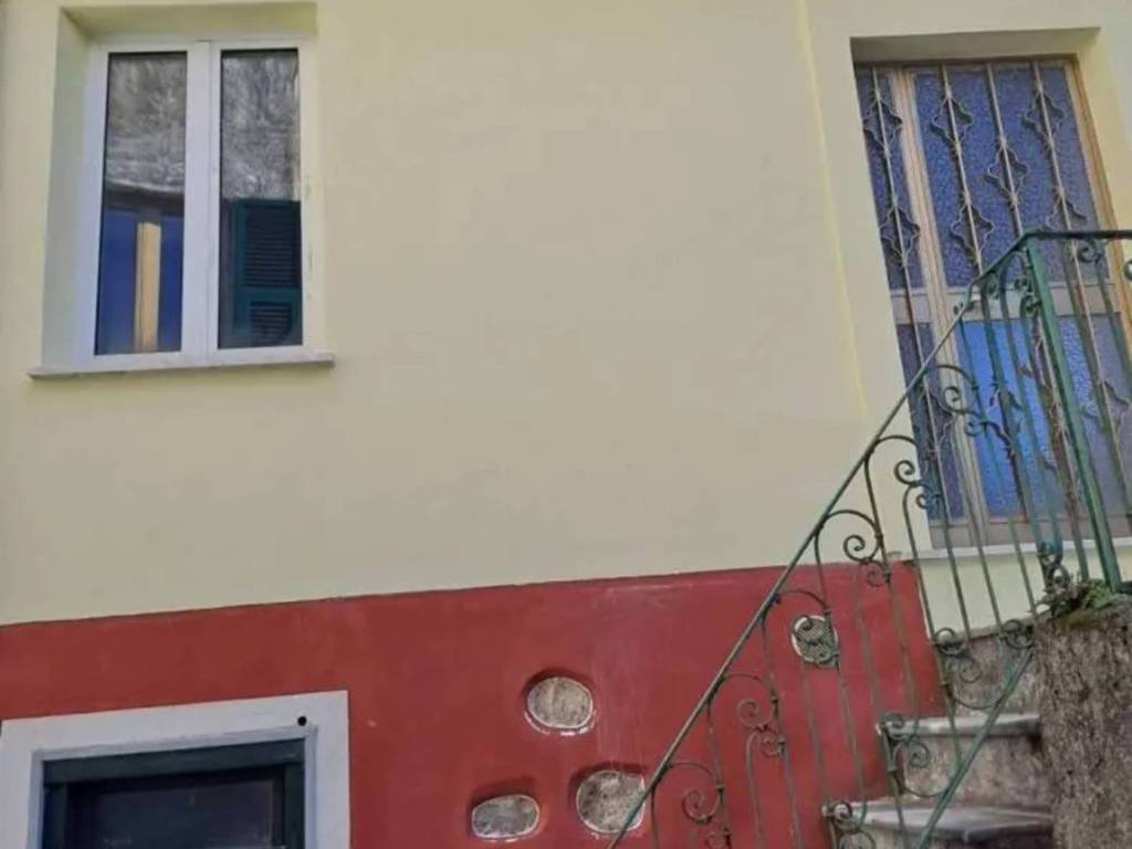 appartamento in vendita a Borghetto di Vara in zona L'Ago
