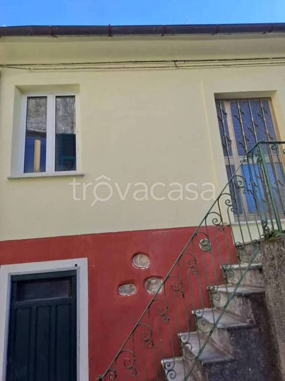 appartamento in vendita a Borghetto di Vara in zona L'Ago