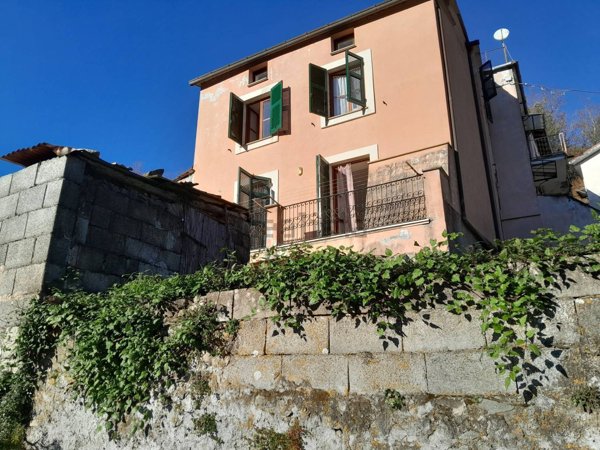 casa indipendente in vendita a Borghetto di Vara in zona Cassana