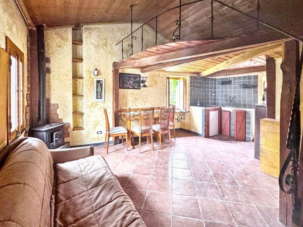 appartamento in vendita a Borghetto di Vara in zona Ripalta
