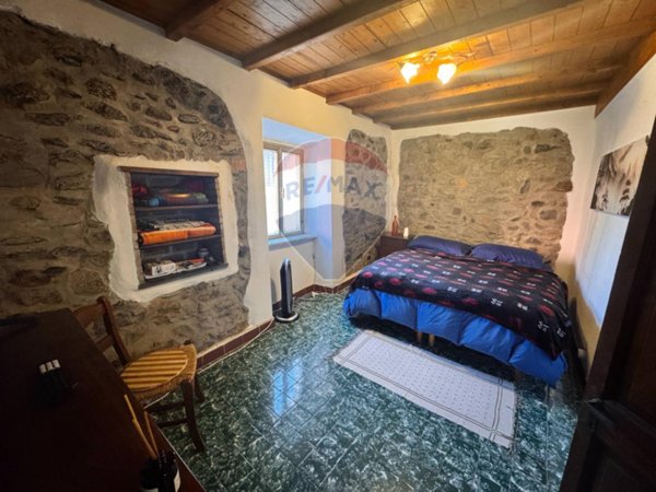 casa indipendente in vendita a Borghetto di Vara in zona Pogliasca