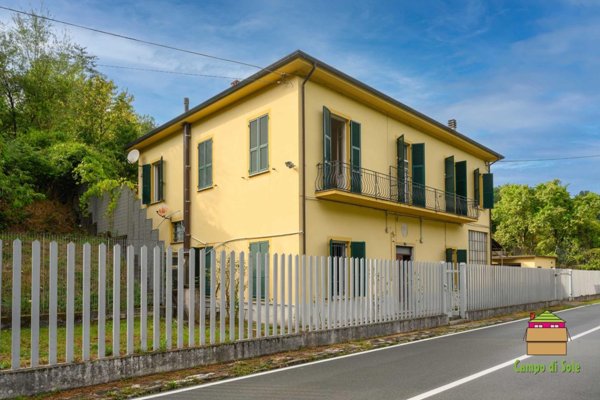 casa indipendente in vendita a Borghetto di Vara