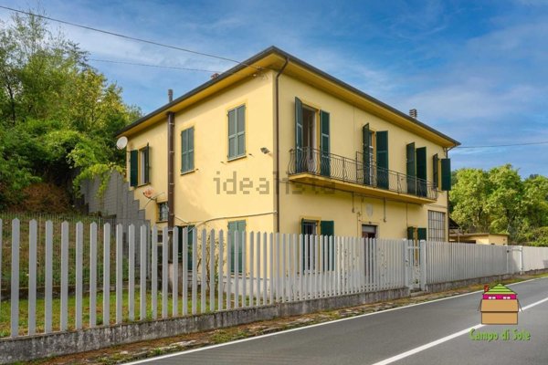 casa indipendente in vendita a Borghetto di Vara