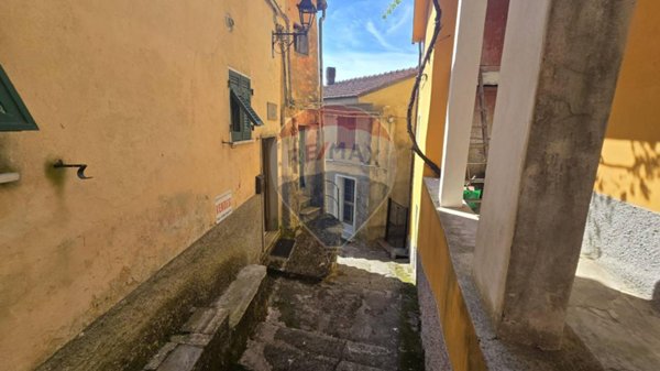 appartamento in vendita a Borghetto di Vara in zona L'Ago