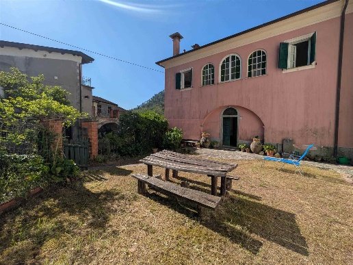 casa indipendente in vendita a Borghetto di Vara in zona Ripalta