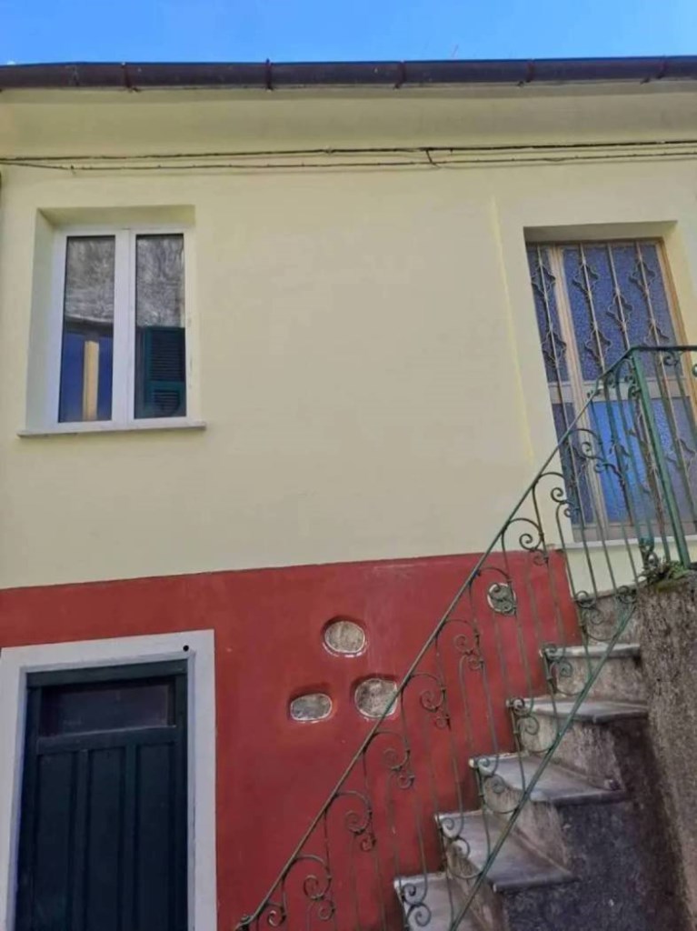 appartamento in vendita a Borghetto di Vara in zona L'Ago