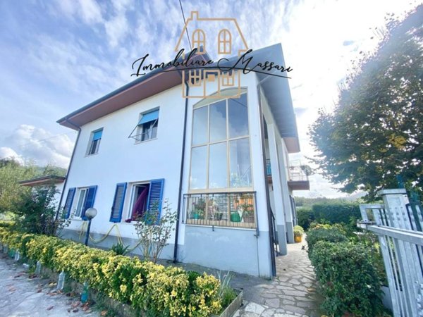 casa indipendente in vendita a Brugnato