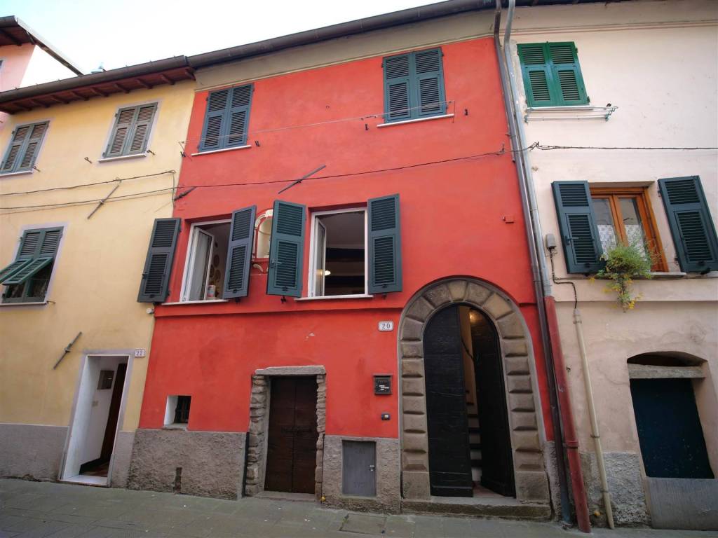 quadrivano in vendita a Brugnato