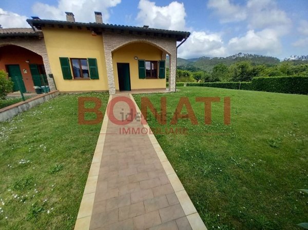 casa indipendente in vendita a Brugnato