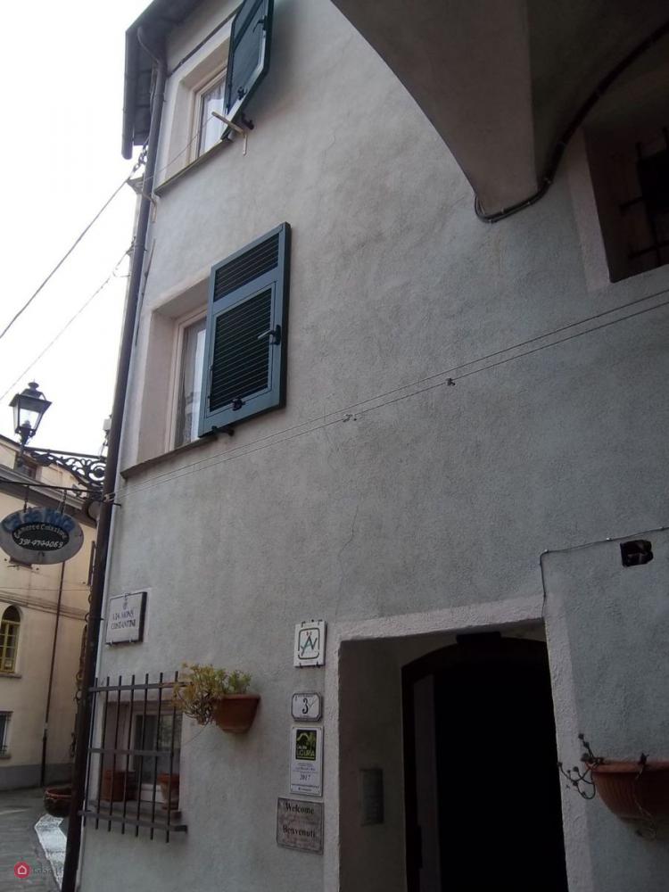 casa indipendente in vendita a Brugnato
