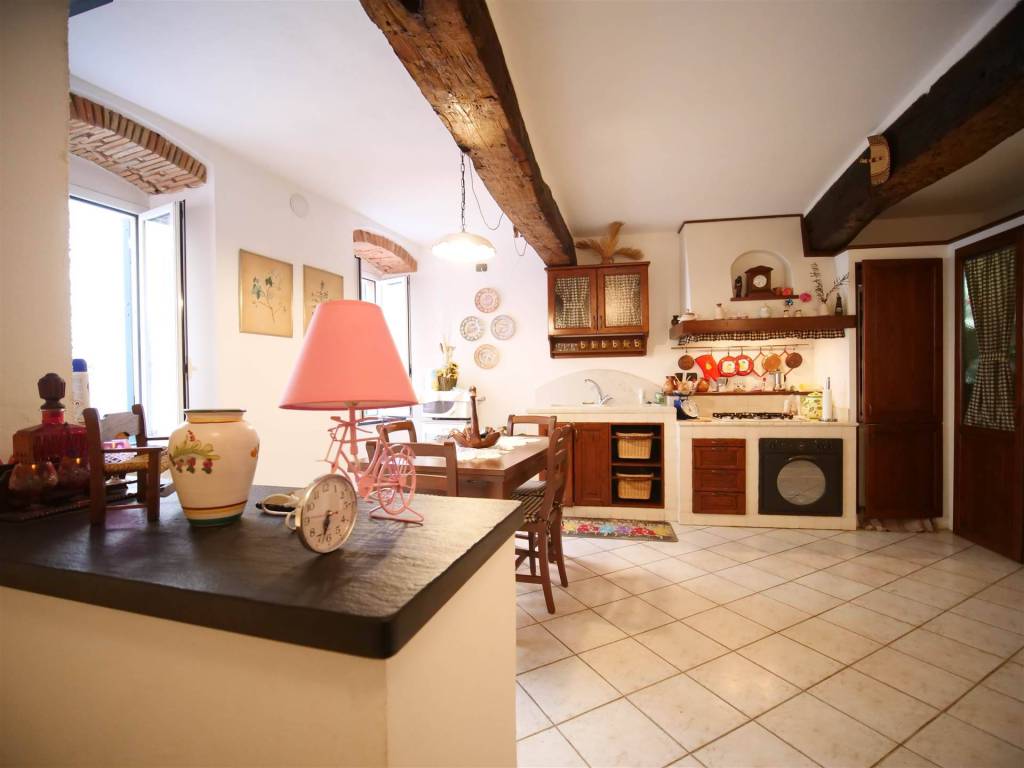 appartamento in vendita a Brugnato