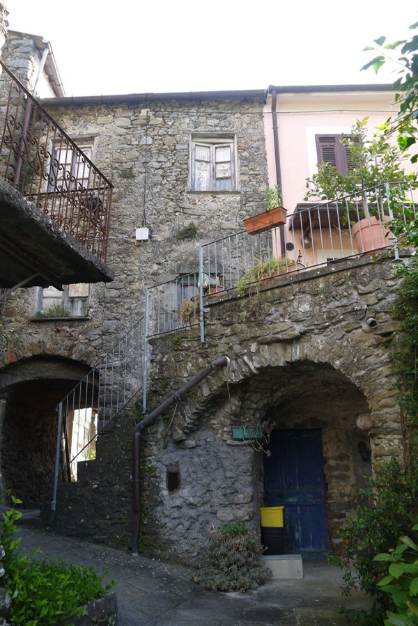 pentavano in vendita a Brugnato