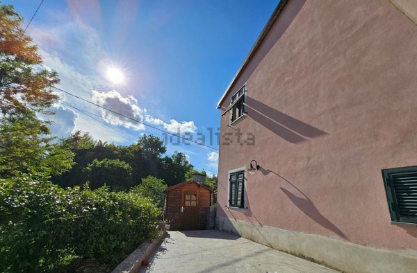 casa indipendente in vendita a Brugnato