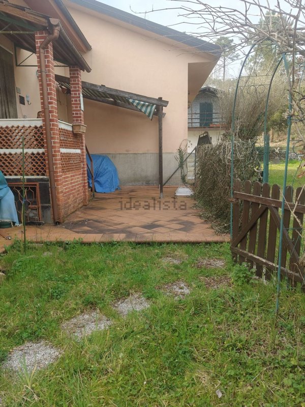 casa indipendente in vendita a Brugnato