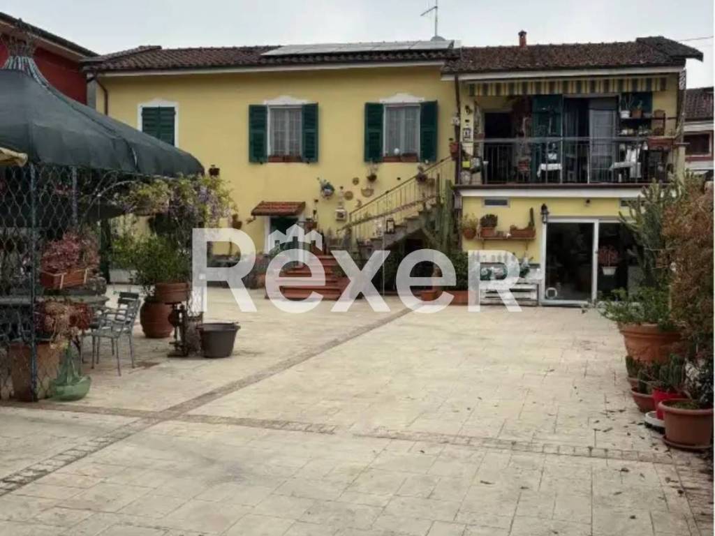 casa indipendente in vendita a Brugnato