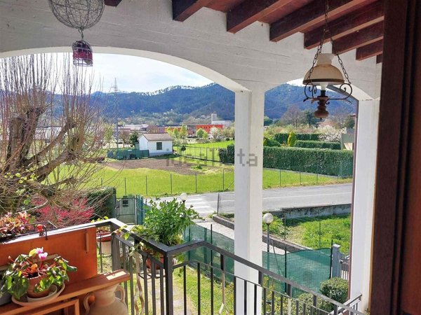 casa indipendente in vendita a Brugnato