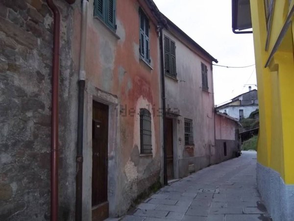 casa indipendente in vendita a Brugnato