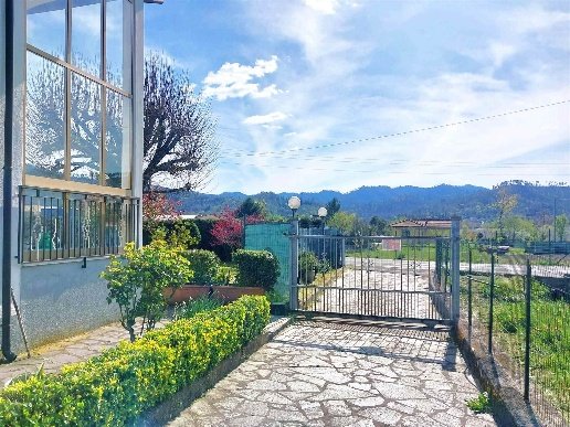 casa indipendente in vendita a Brugnato