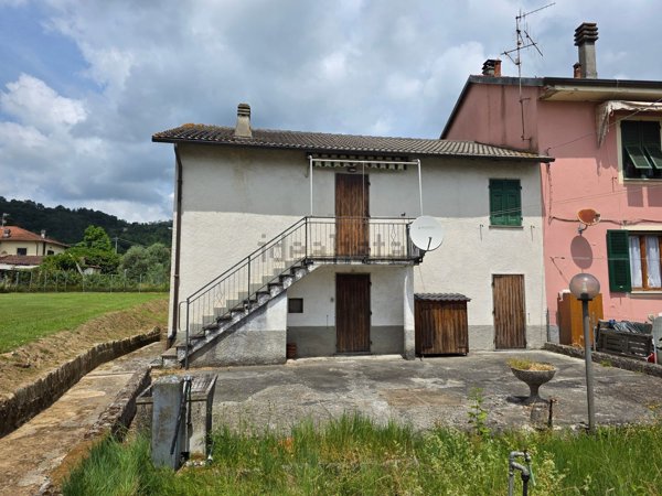 casa indipendente in vendita a Brugnato