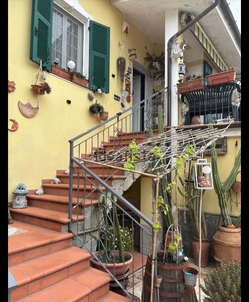 casa indipendente in vendita a Brugnato