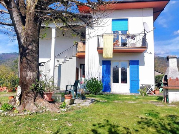 casa indipendente in vendita a Brugnato