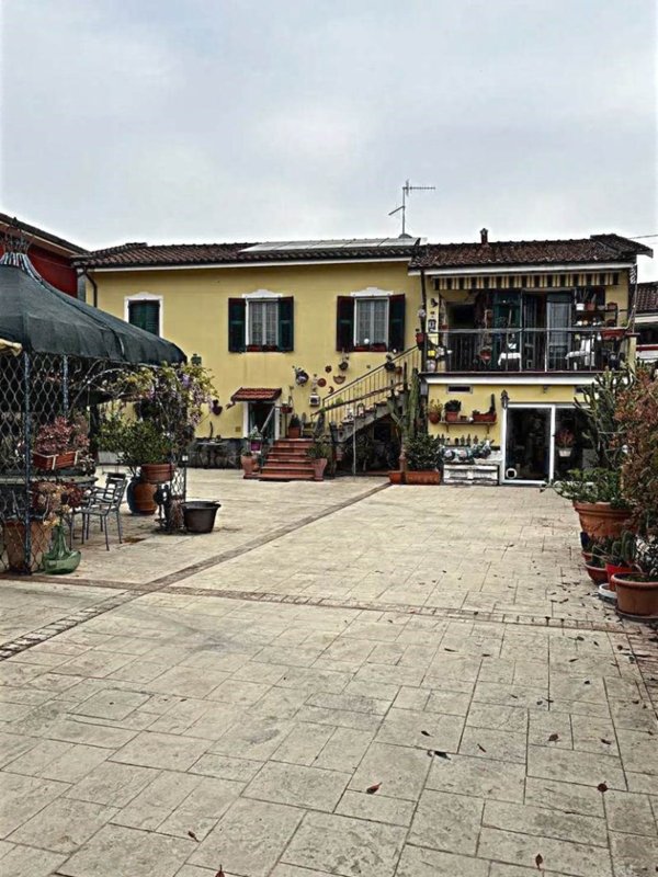 casa indipendente in vendita a Brugnato