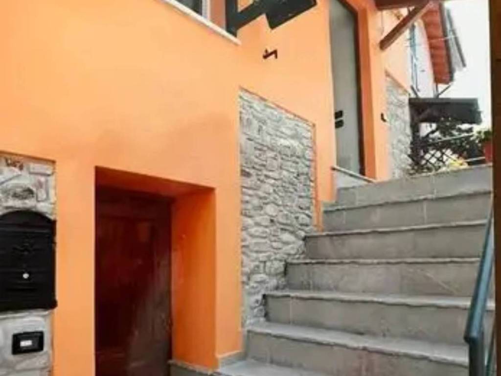 casa indipendente in vendita a Brugnato