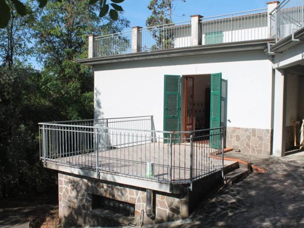 casa indipendente in vendita a Calice al Cornoviglio