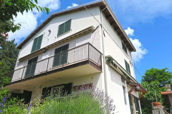 casa indipendente in vendita a Calice al Cornoviglio