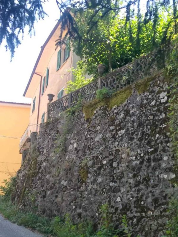 casa indipendente in vendita a Calice al Cornoviglio
