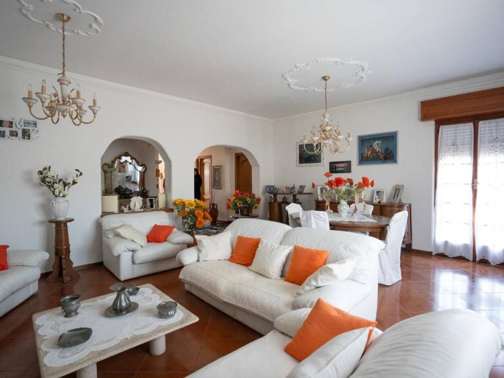 casa indipendente in vendita a Calice al Cornoviglio in zona Madrignano