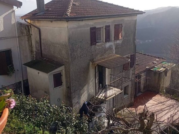 appartamento in vendita a Calice al Cornoviglio