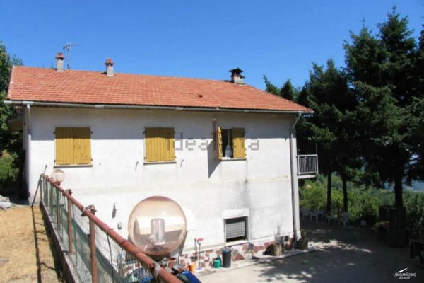 casa indipendente in vendita a Calice al Cornoviglio